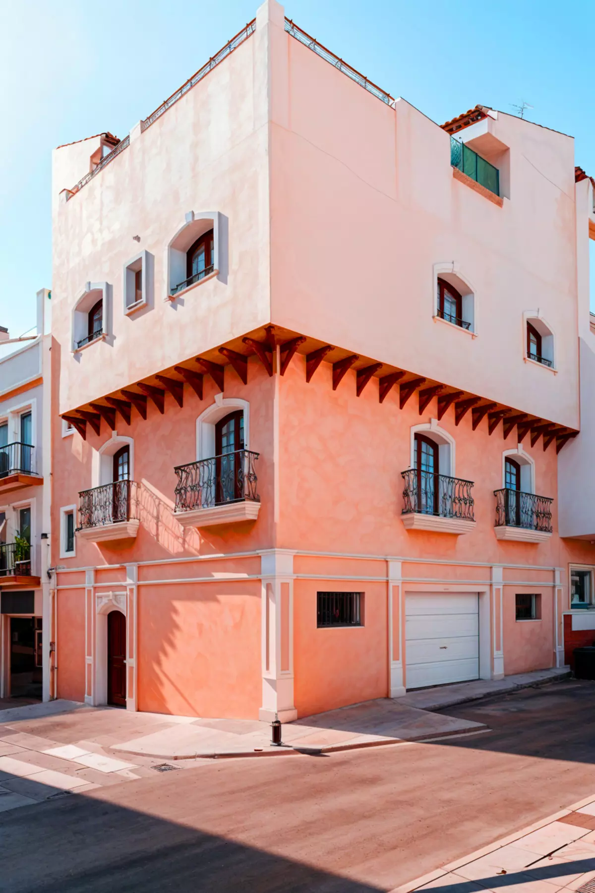 7-bedroom Town House In Estepona, Spain (451 M²)