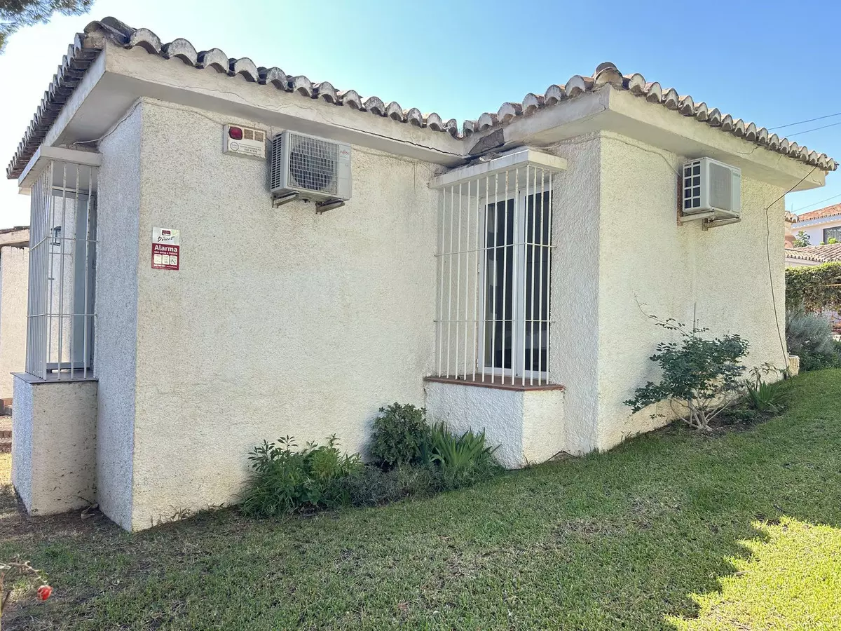 3-bedroom Villa In Fuengirola, Spain (184 M²)