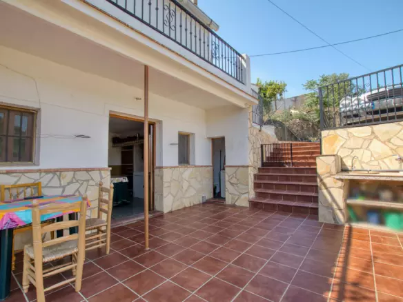 3-bedroom Villa In Canillas De Aceituno, Spain (90 M²)