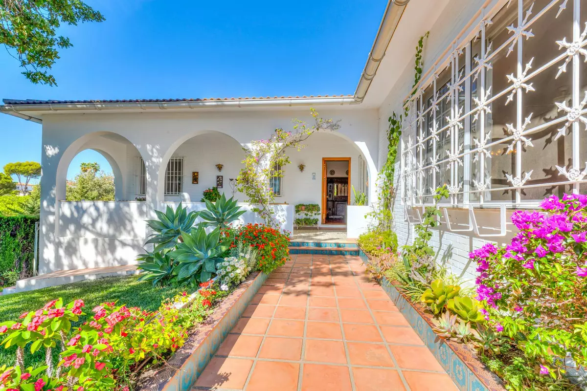 4-bedroom Villa In Mijas, Spain (300 M²)