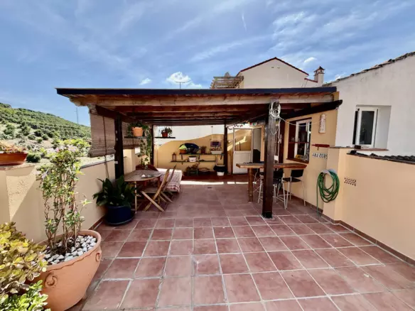 3-bedroom Villa In Benamargosa, Spain (140 M²)