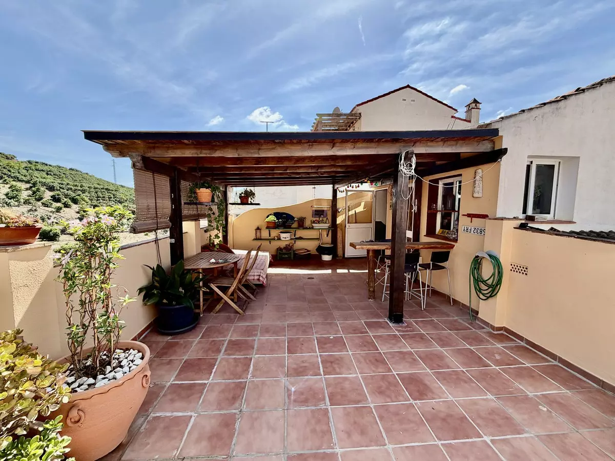 3-bedroom Villa In Benamargosa, Spain (140 M²)