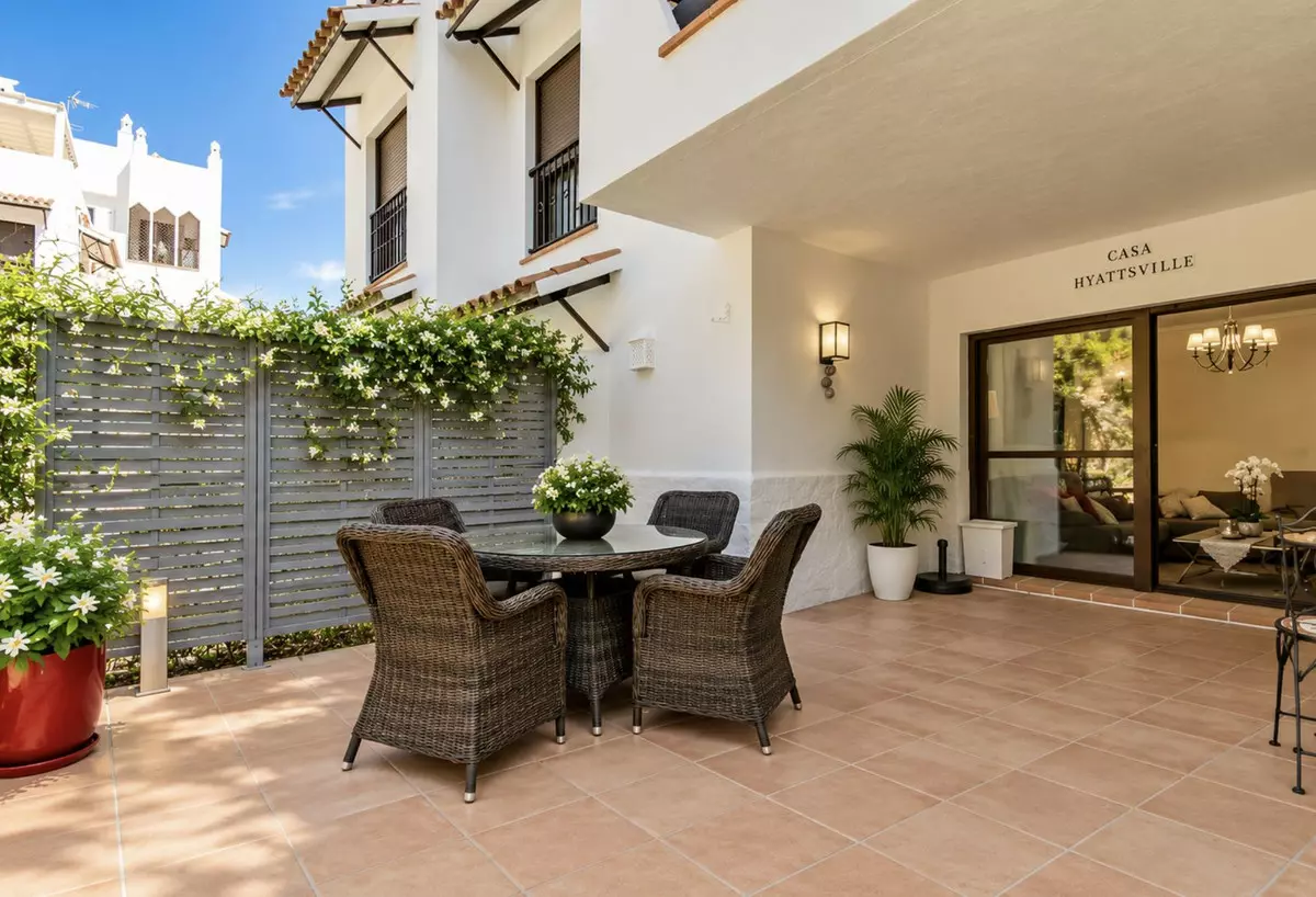 2-bedroom Apartment In Estepona, Spain (96 M²)