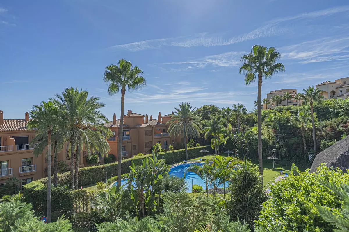 2-bedroom Apartment In Estepona, Spain (98 M²)