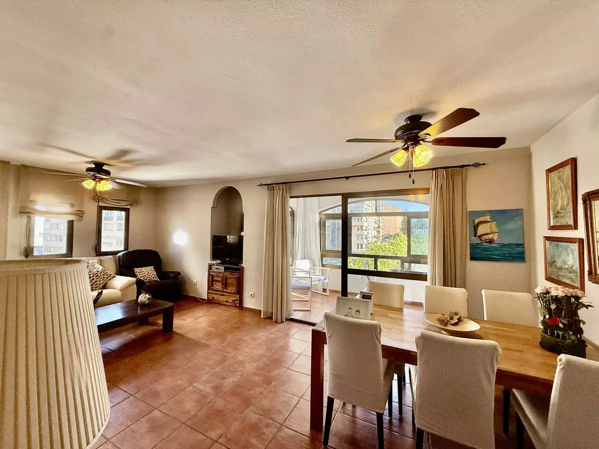 3-bedroom Apartment In Málaga, Spain (165 M²)