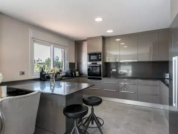 2-bedroom Apartment In Málaga, Spain (108 M²)