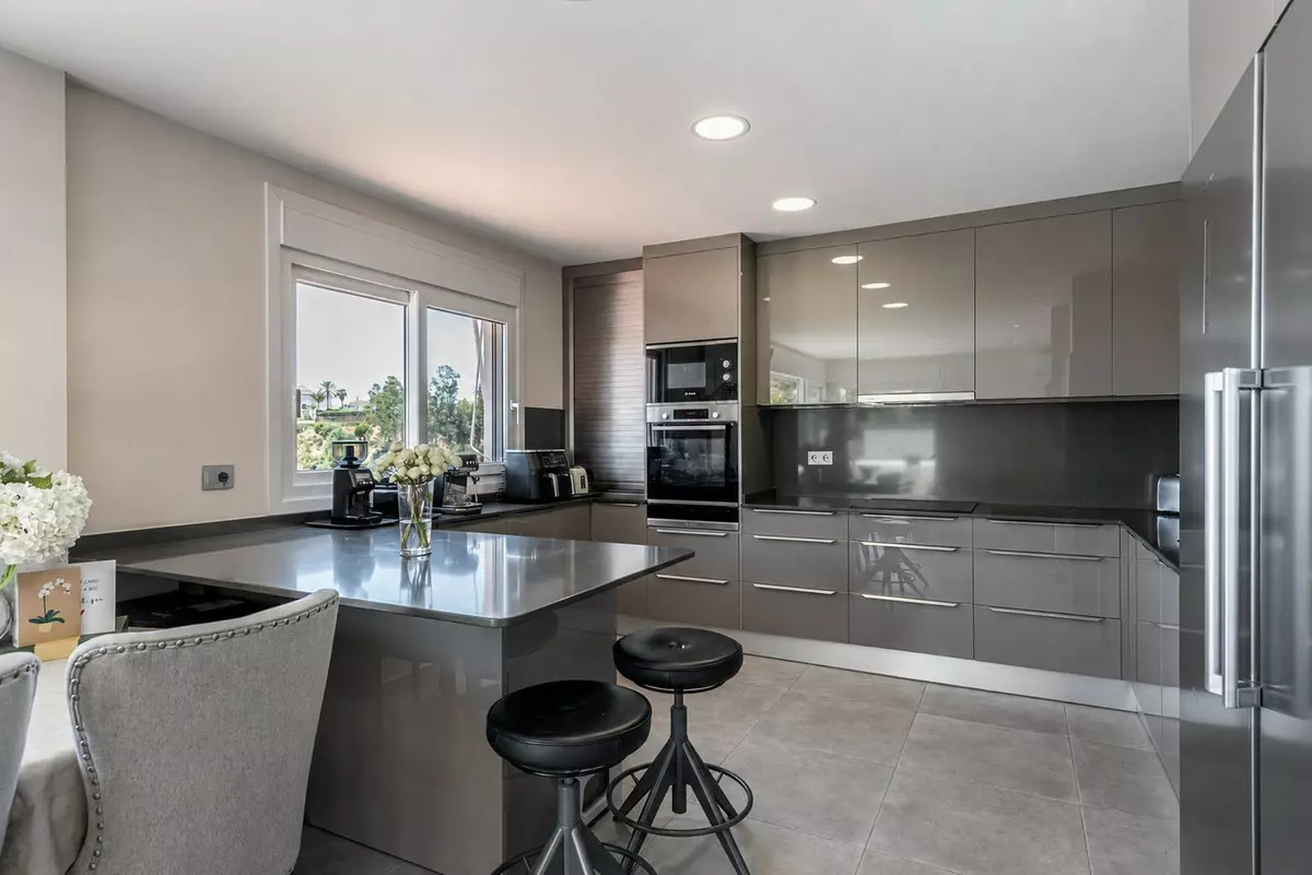 2-bedroom Apartment In Málaga, Spain (108 M²)