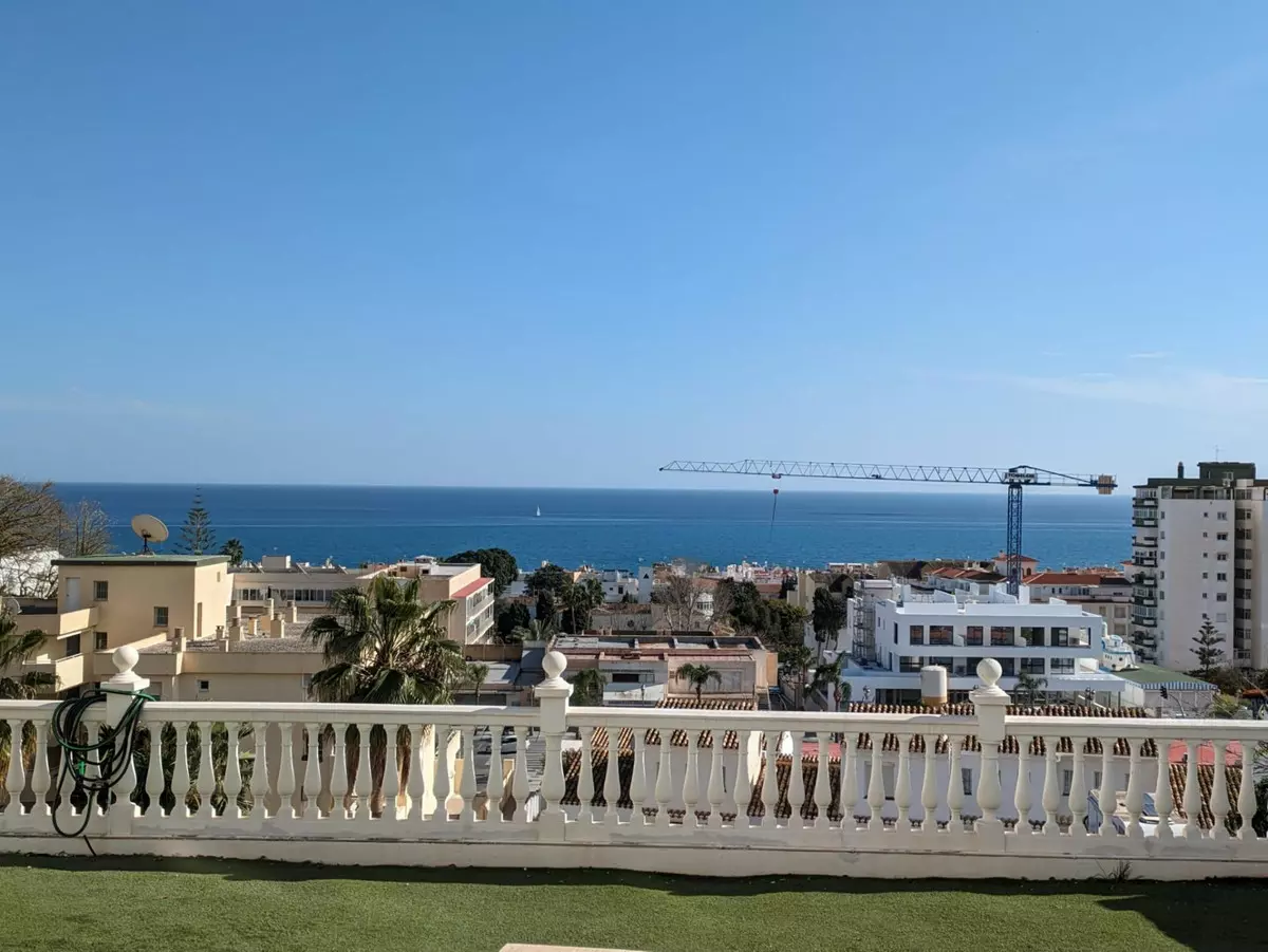 3-bedroom Apartment In Torremolinos, Spain (170 M²)