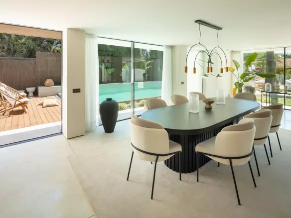 4-bedroom Villa In Marbella, Spain (435 M²)