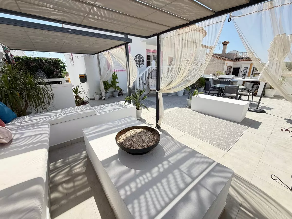 3-bedroom Villa In San Miguel De Salinas, Spain (160 M²)