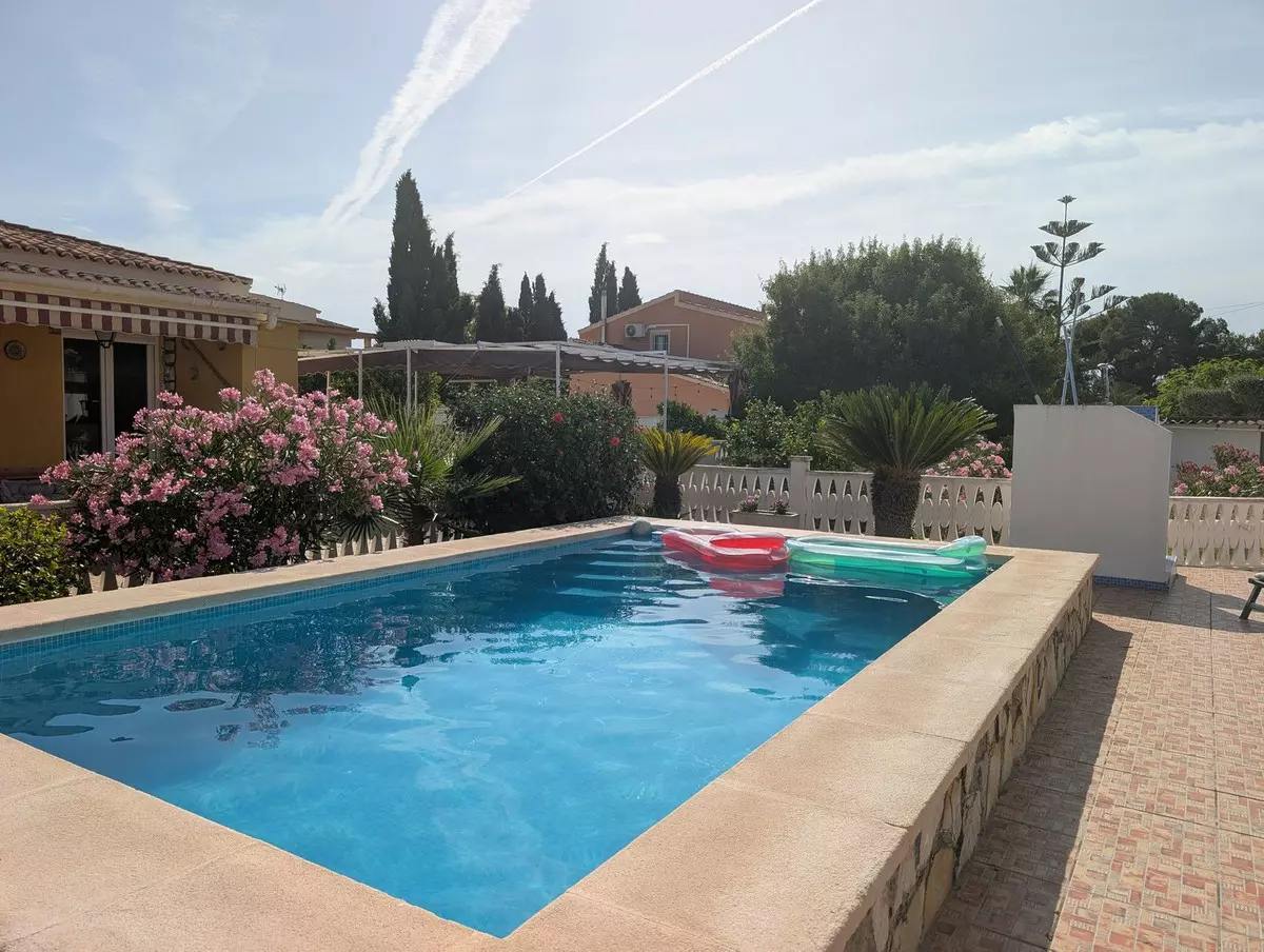 ShowFeedImage-de1690 5-bedroom Villa In San Vicente Del Raspeig, Spain (130 M²)