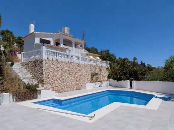 3-bedroom Villa In Benalmádena, Spain (197 M²)