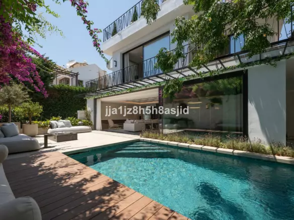 4-bedroom Villa In Marbella, Spain (519 M²)