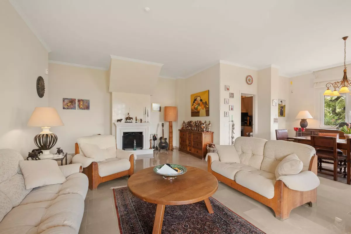 2-bedroom Apartment In Marbella, Spain (125 M²)