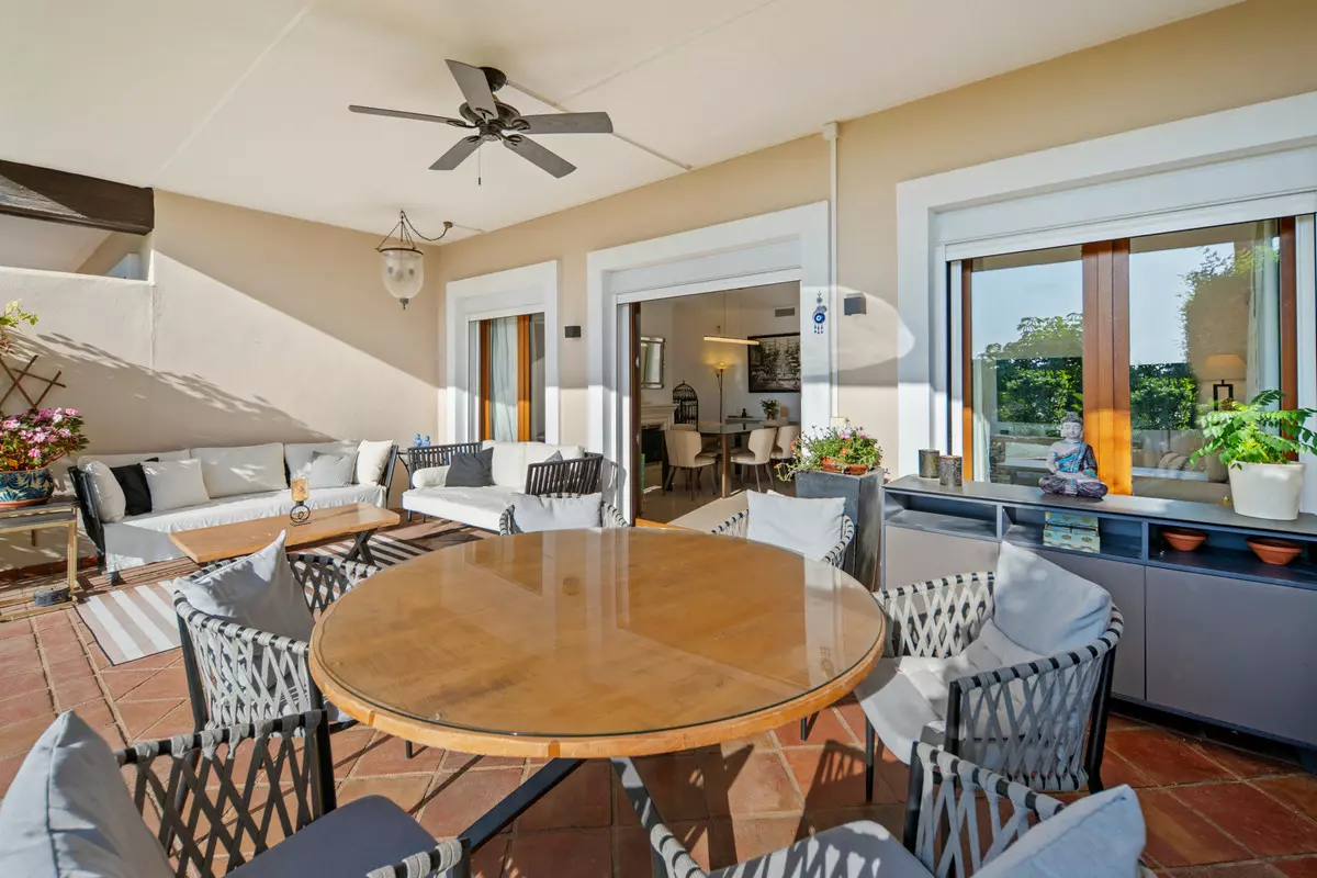 3-bedroom Town House In Estepona, Spain (184 M²)