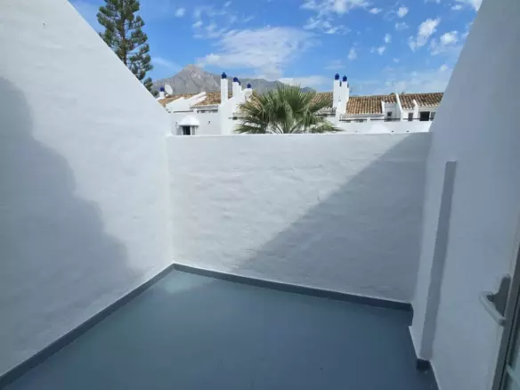 3-bedroom Town House In Marbella, Spain (317 M²)