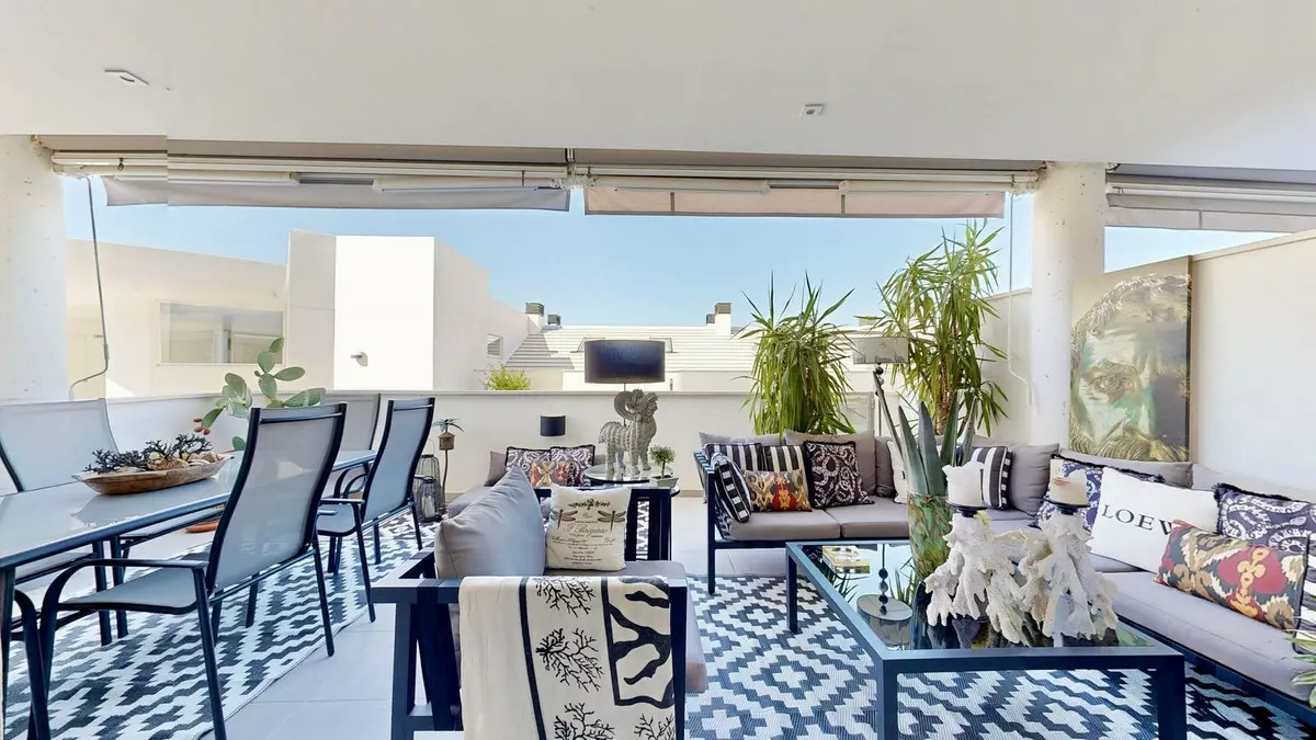 2-bedroom Apartment In Fuengirola, Spain (177 M²)