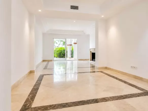 3-bedroom Apartment In Marbella, Spain (162 M²)