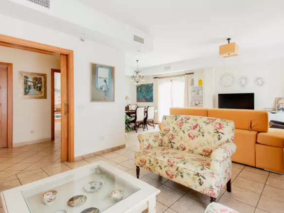 7-bedroom Town House In Estepona, Spain (451 M²)