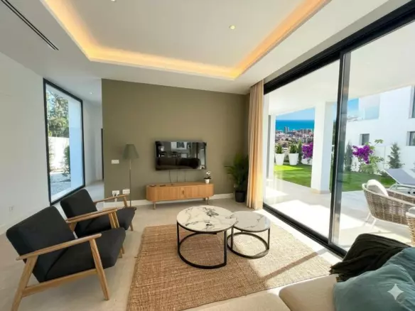 6-bedroom Villa In Estepona, Spain (418 M²)