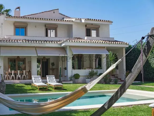 4-bedroom Villa In Torremolinos, Spain (291 M²)
