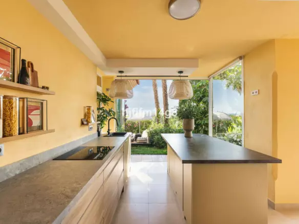3-bedroom Apartment In Marbella, Spain (137 M²)