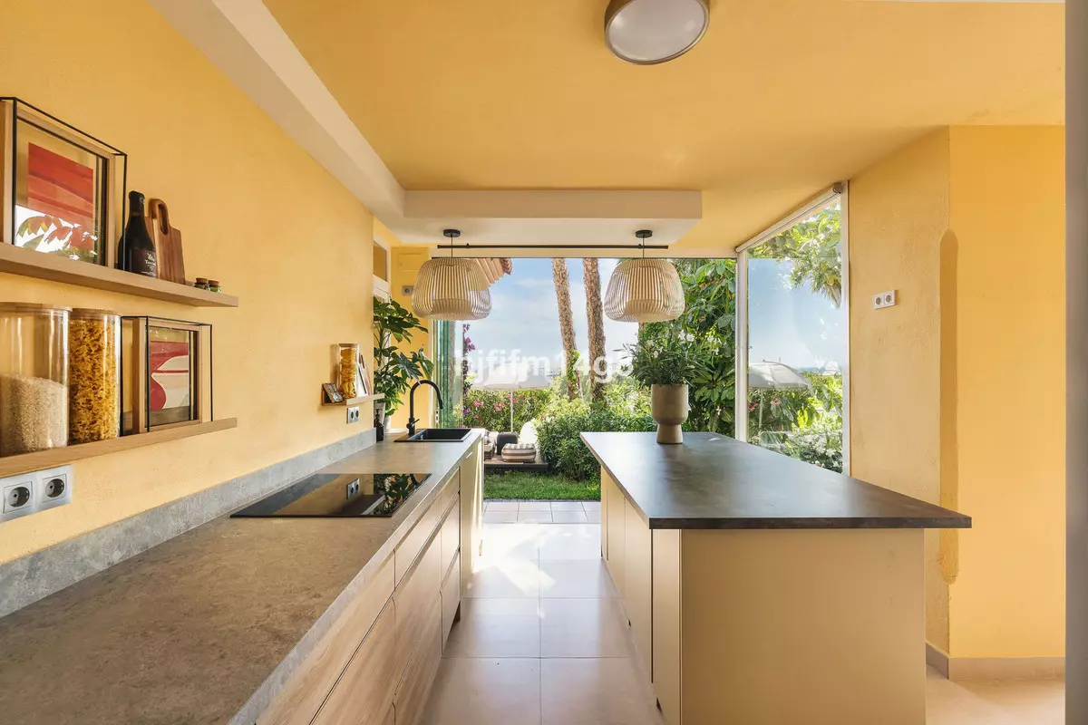 3-bedroom Apartment In Marbella, Spain (137 M²)