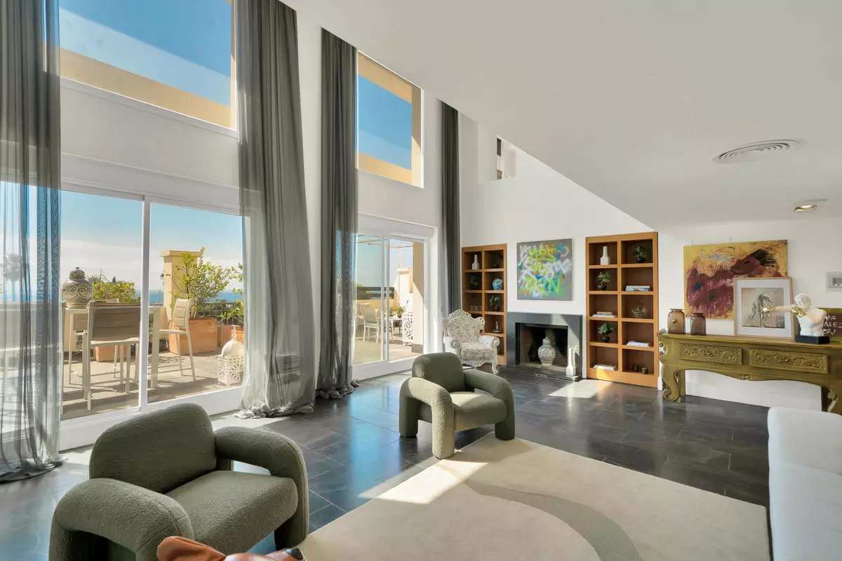 3-bedroom Apartment In Marbella, Spain (363 M²)