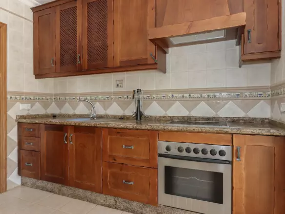 3-bedroom Villa In Guaro, Spain (208 M²)