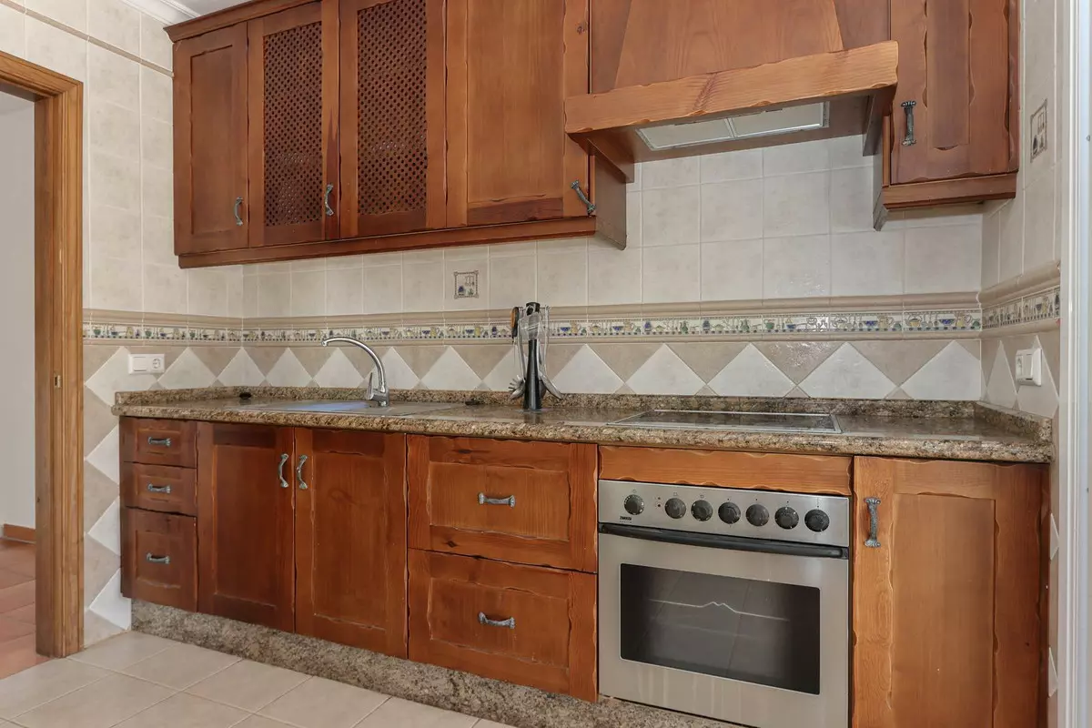 3-bedroom Villa In Guaro, Spain (208 M²)