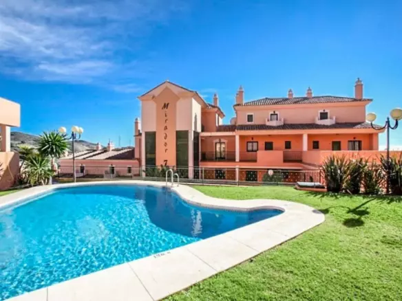 3-bedroom Apartment In Marbella, Spain (100 M²)