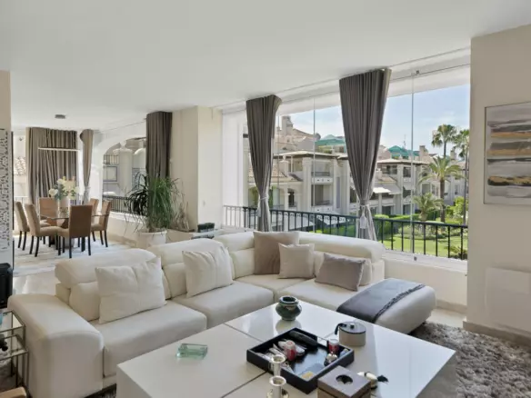 3-bedroom Apartment In Marbella, Spain (289 M²)