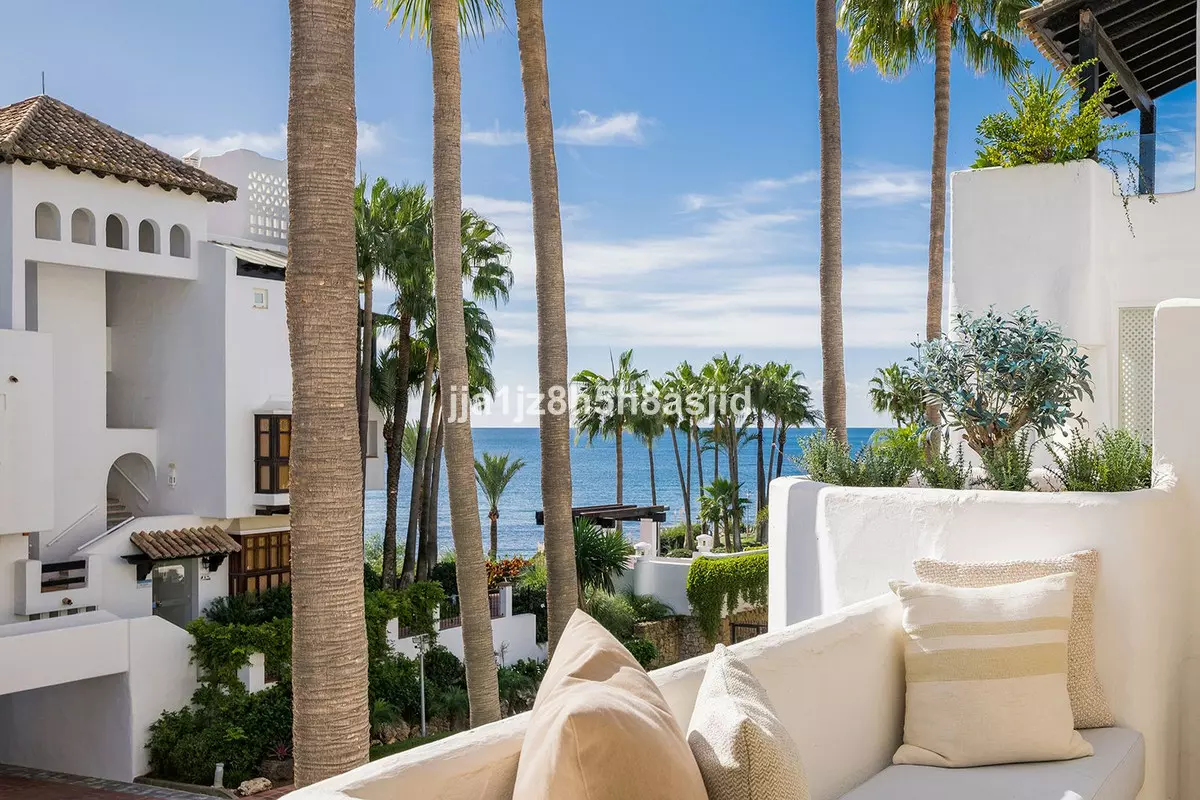 3-bedroom Apartment In Marbella, Spain (136 M²)
