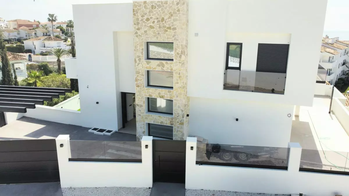 3-bedroom Villa In Mijas, Spain (356 M²)