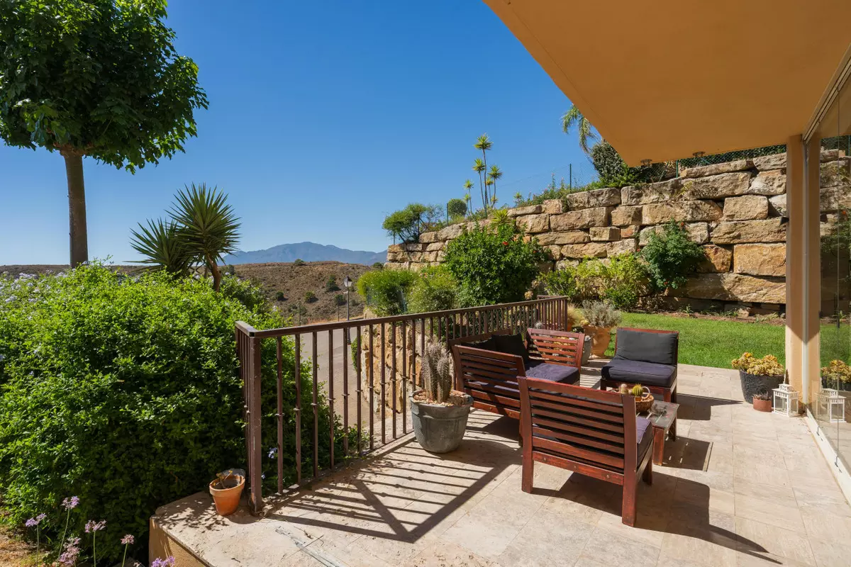 3-bedroom Apartment In Estepona, Spain (128 M²)