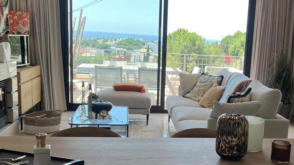 3-bedroom Apartment In Benahavis, Spain (124 M²)