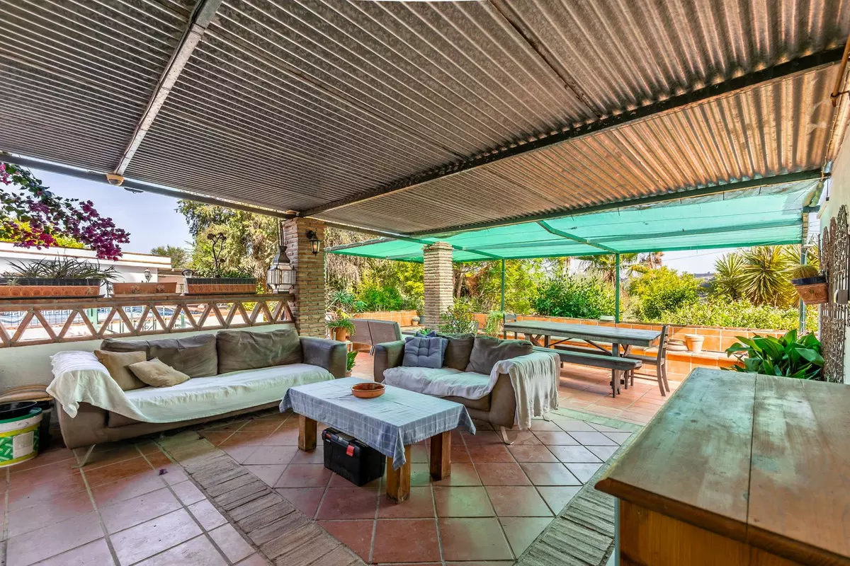3-bedroom Country House In Coín, Spain (189 M²)
