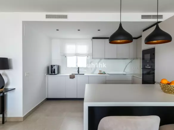 3-bedroom Apartment In Benalmádena, Spain (185 M²)