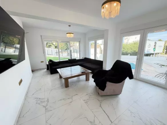 6-bedroom Villa In Orihuela, Spain (240 M²)