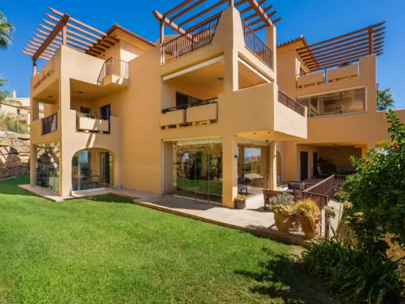 3-bedroom Apartment In Estepona, Spain (128 M²)