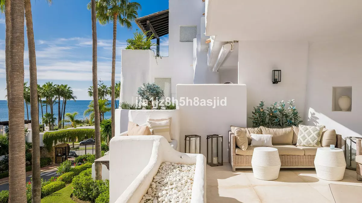 3-bedroom Apartment In Marbella, Spain (136 M²)