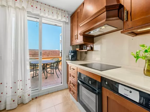 4-bedroom Apartment In Estepona, Spain (107 M²)