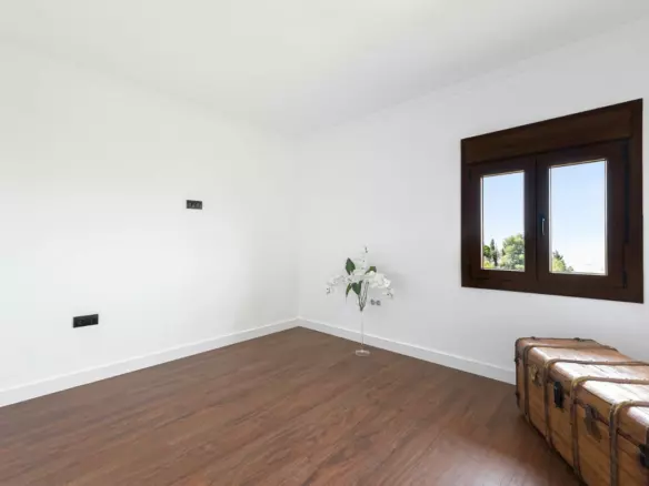 4-bedroom Villa In Málaga, Spain (200 M²)