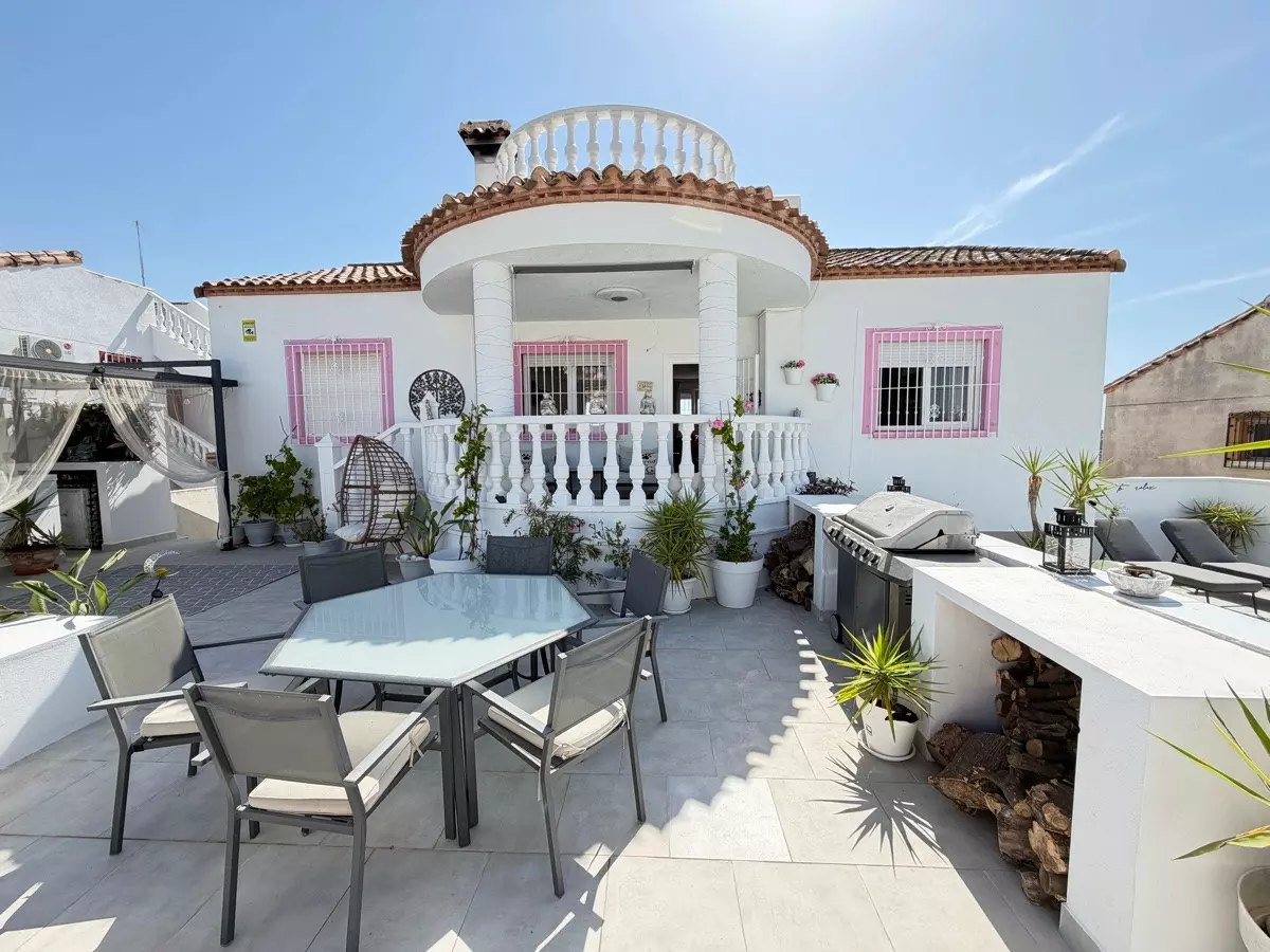 3-bedroom Villa In San Miguel De Salinas, Spain (160 M²)