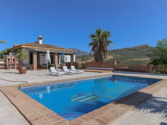 3-bedroom Villa In Guaro, Spain (208 M²)