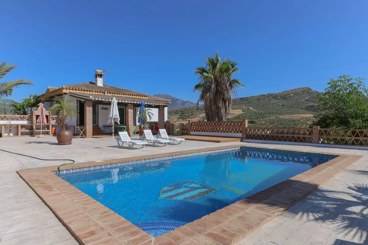 3-bedroom Villa In Guaro, Spain (208 M²)