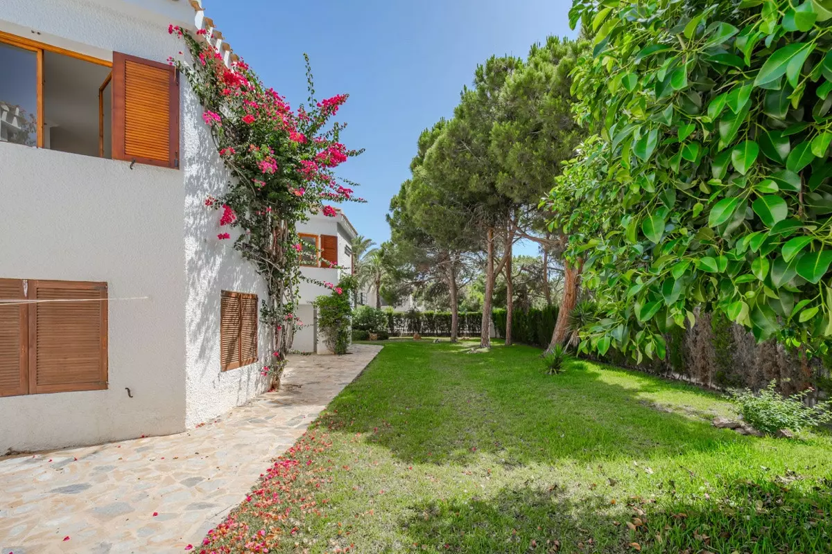 4-bedroom Villa In Orihuela, Spain (300 M²)
