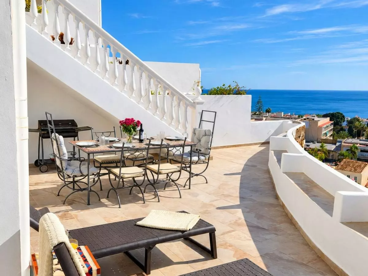 2-bedroom Apartment In Torremolinos, Spain (215 M²)