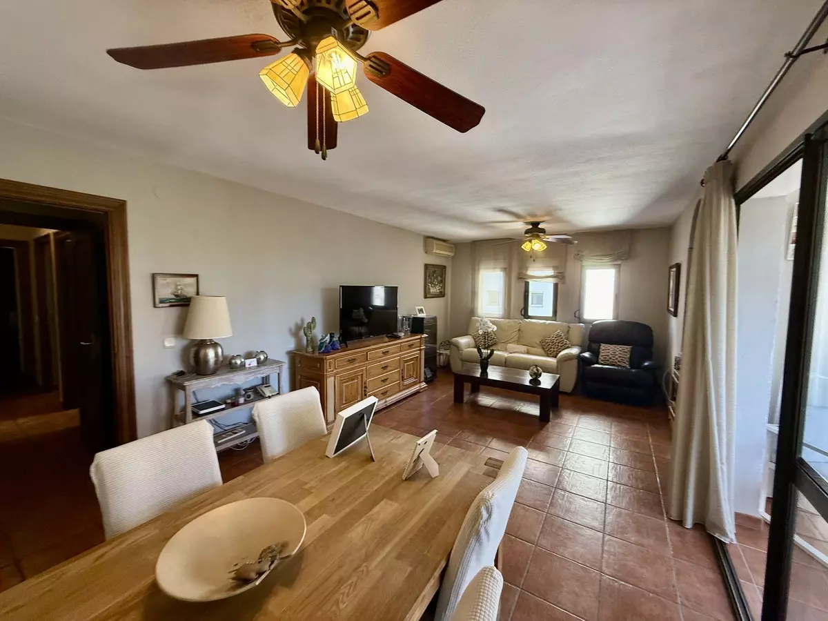 3-bedroom Apartment In Málaga, Spain (165 M²)