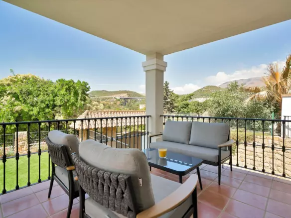 3-bedroom Villa In Estepona, Spain (251 M²)